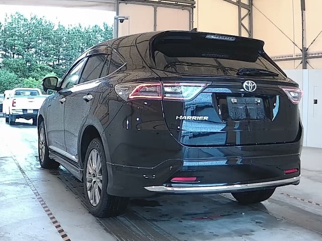 TOYOTA HARRIER photo 3