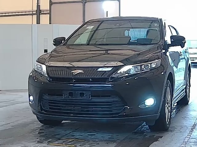 TOYOTA HARRIER photo 2