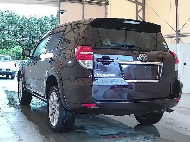 TOYOTA VANGUARD photo 3