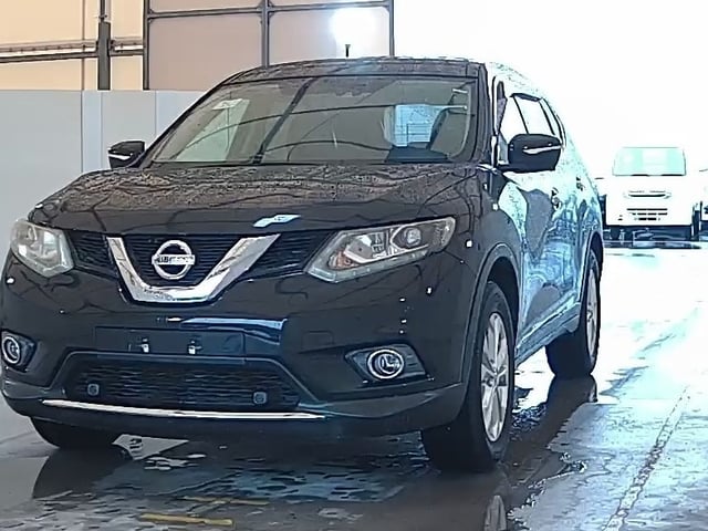 NISSAN XTRAIL photo 2