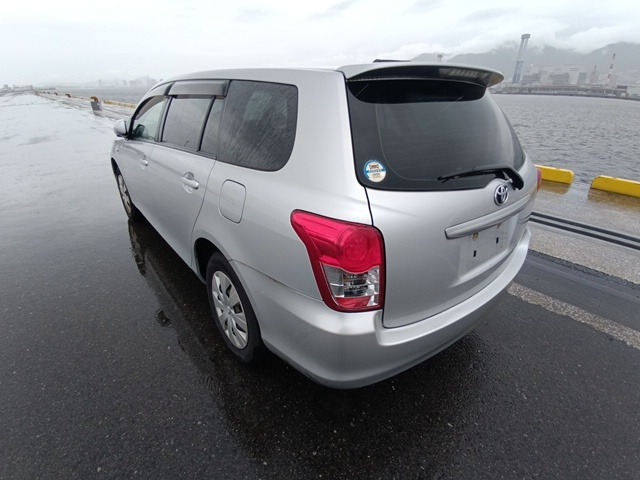TOYOTA COROLLA FIELDER photo 3