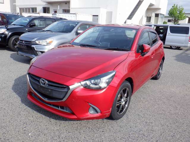 MAZDA DEMIO photo 2