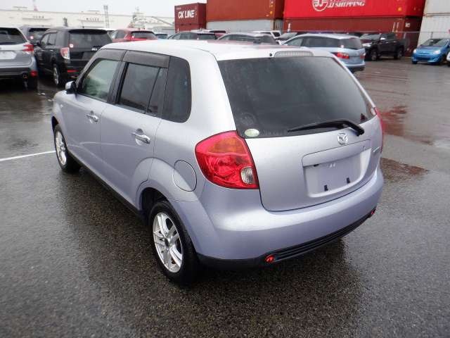 MAZDA VERISA photo 3
