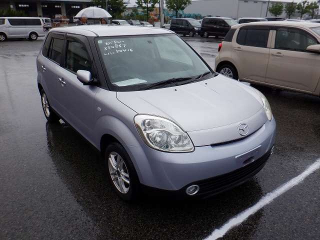 MAZDA VERISA 2011