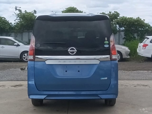 NISSAN SERENA photo 2
