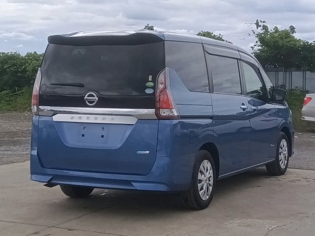 NISSAN SERENA photo 3