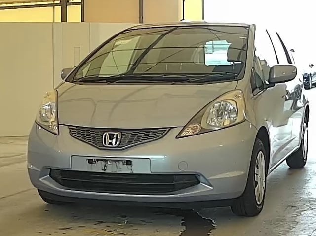 HONDA FIT photo 2
