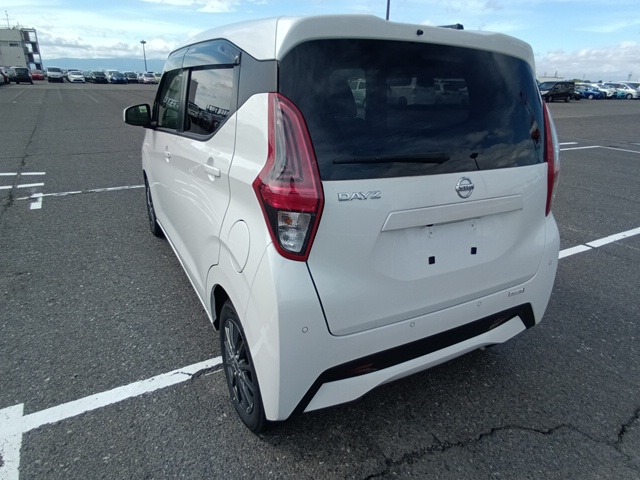 NISSAN DAYZ photo 3