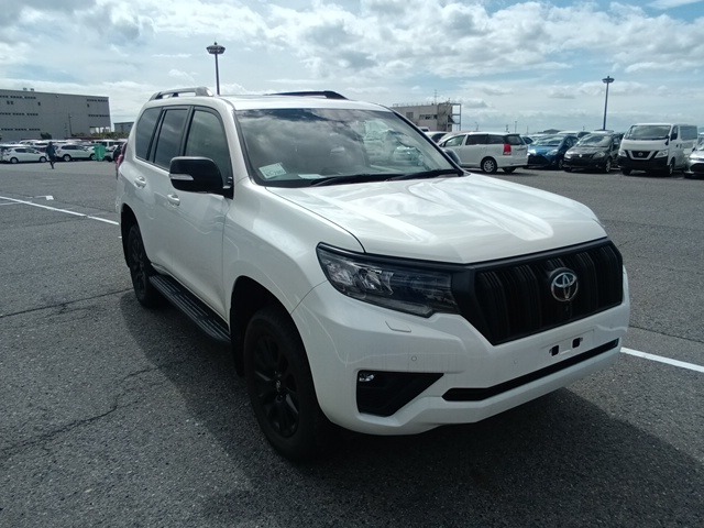 TOYOTA LAND CRUISER PRADO 2022