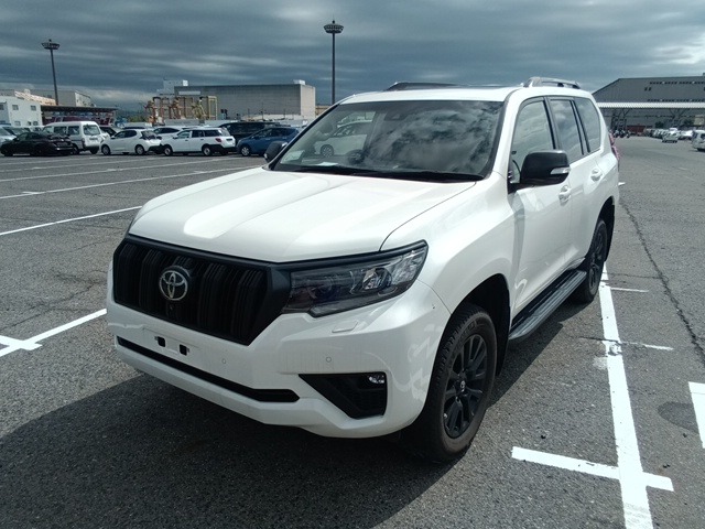 TOYOTA LAND CRUISER PRADO photo 2