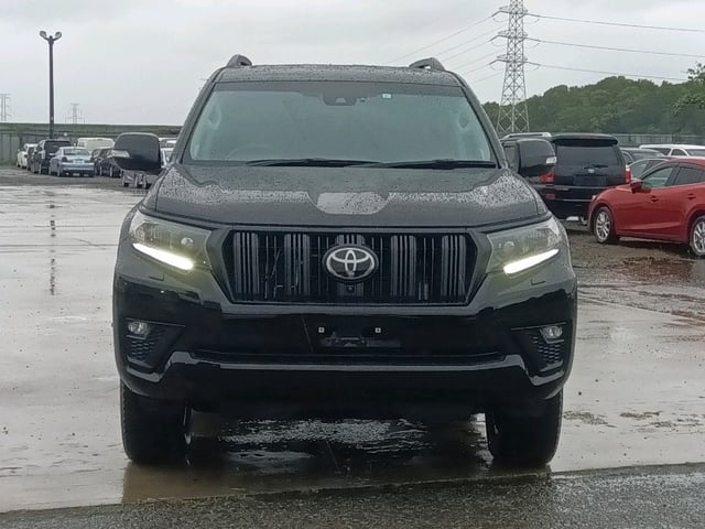 TOYOTA LAND CRUISER PRADO photo 2