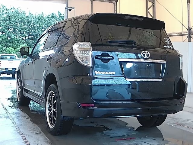 TOYOTA VANGUARD photo 3