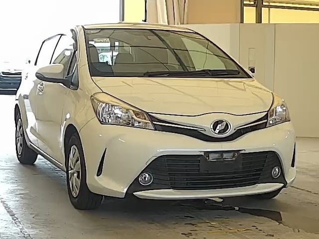 TOYOTA VITZ 2016