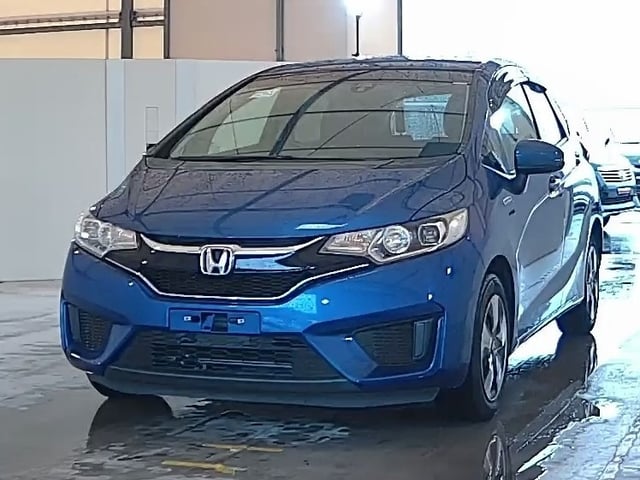 HONDA FIT HYBRID photo 2