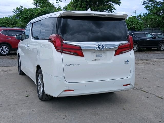 TOYOTA ALPHARD HYBRID photo 2