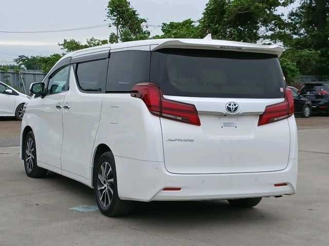 TOYOTA ALPHARD photo 3