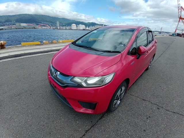 HONDA FIT HYBRID photo 2