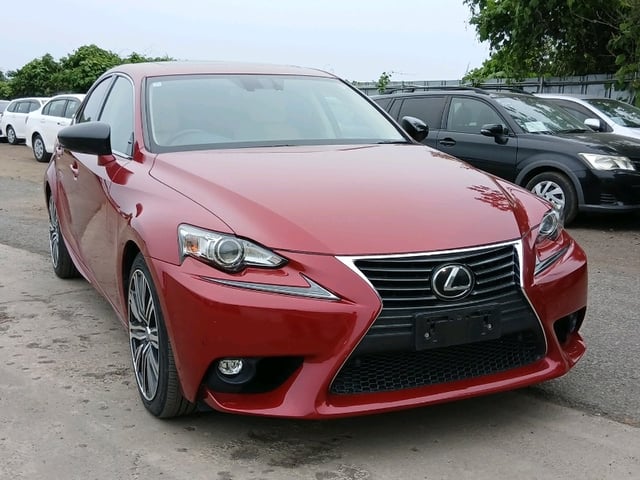 LEXUS IS 2016