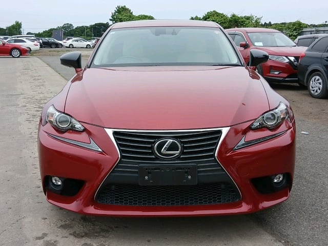 LEXUS IS photo 2