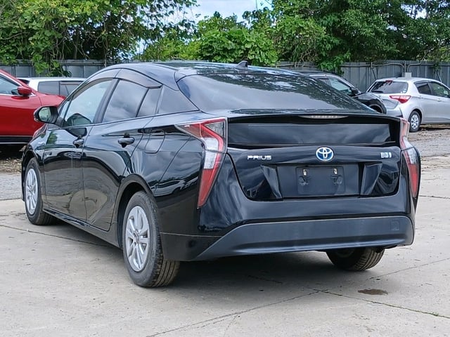 TOYOTA PRIUS photo 2