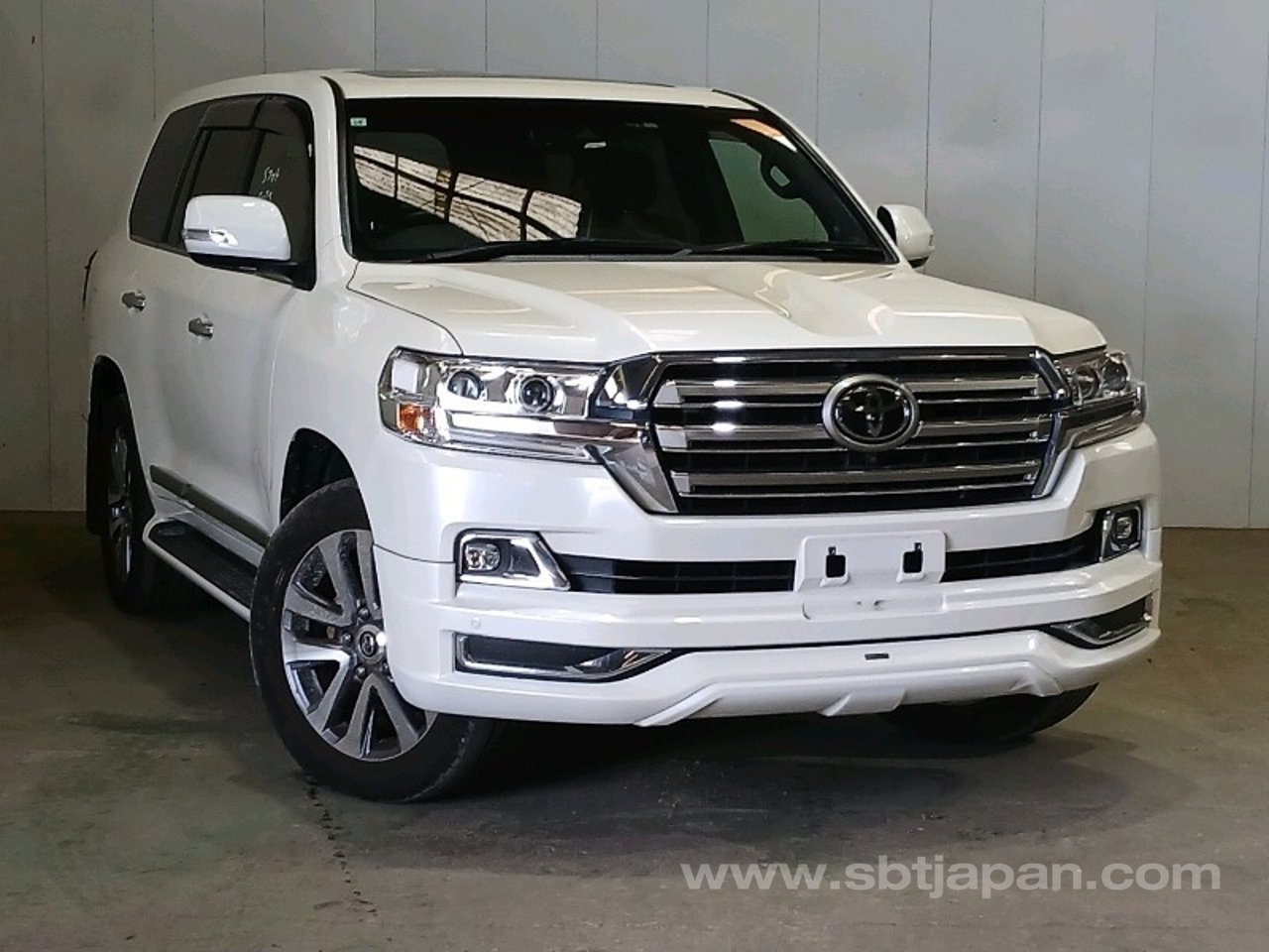 2019 Toyota Land Cruiser, photo 1 of 1