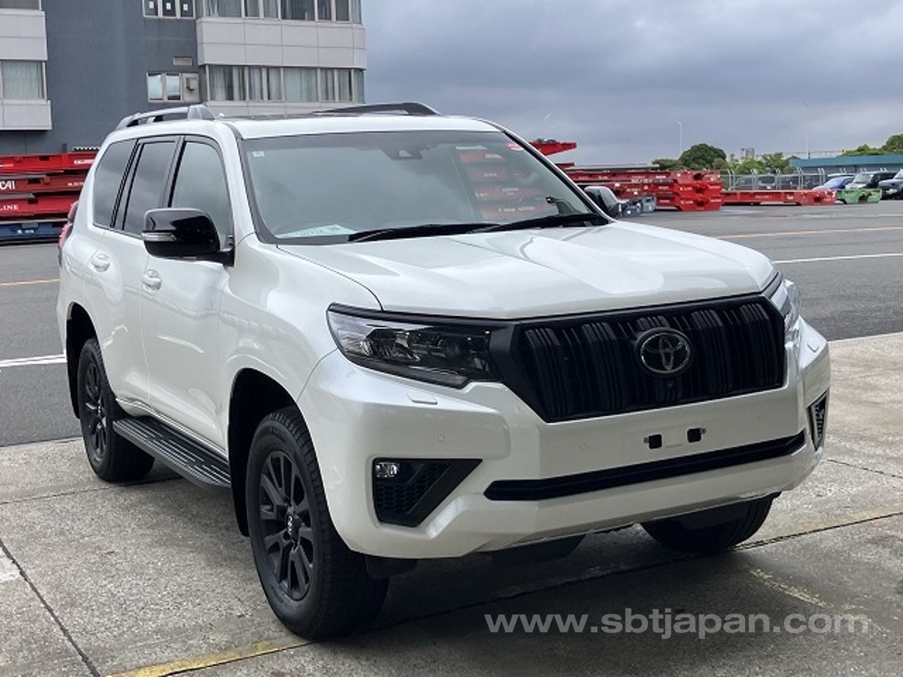 2024 Toyota Land Cruiser Prado, photo 1 of 1