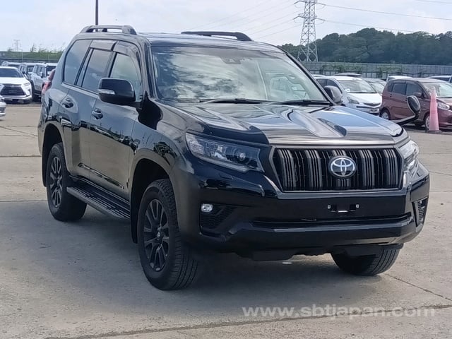 2023 TOYOTA LAND CRUISER PRADO TX L PKG MATT BLACK EDITION