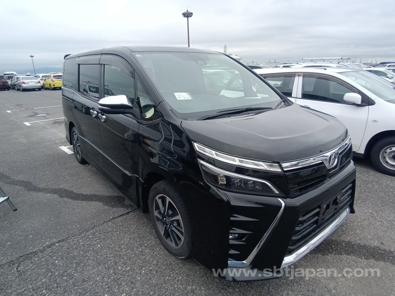 2019 Toyota Voxy, photo 1 of 1