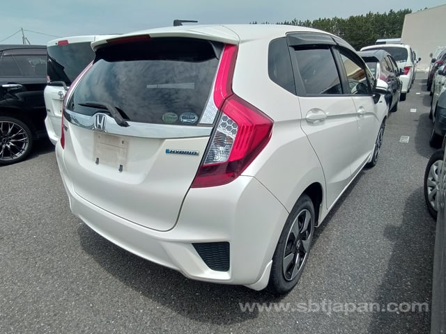 Honda Fit Hybrid 2015 photo 4