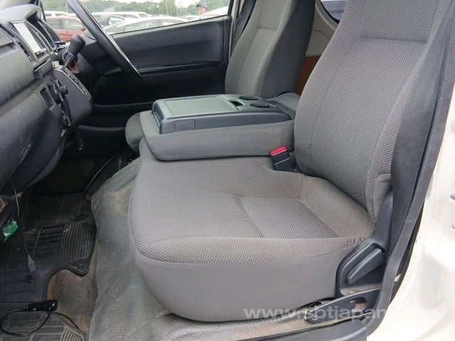 2016 TOYOTA HIACE VAN DX