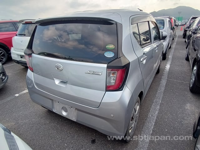 Daihatsu Mira Es 2017 photo 4