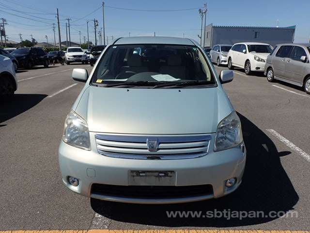 Toyota Raum 2003 photo 5