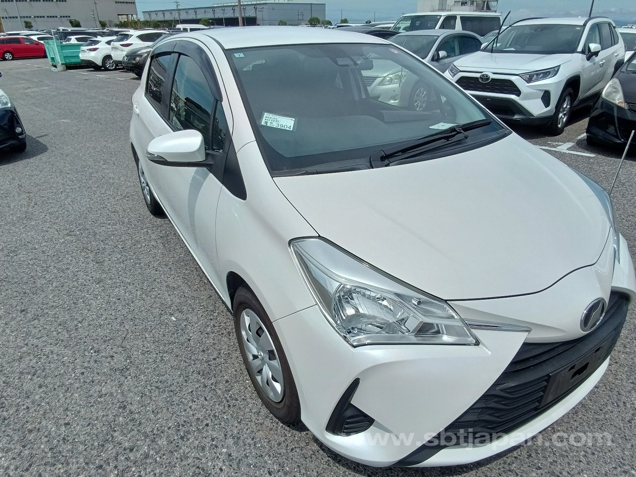 2019 Toyota Vitz, photo 1 of 1