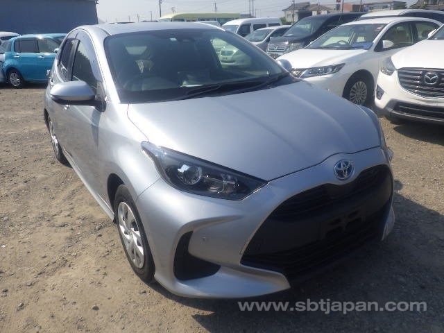 2023 TOYOTA YARIS HYBRID X