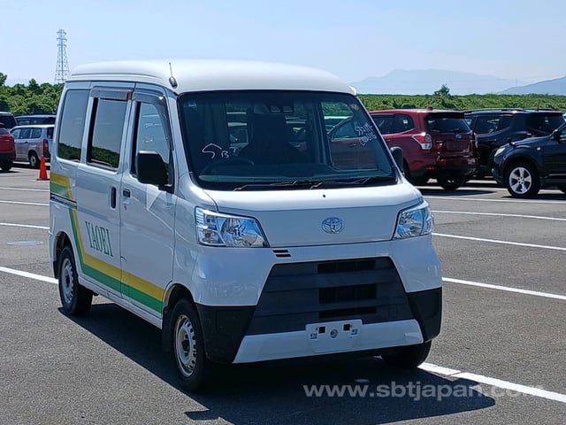 2019 TOYOTA PIXIS VAN DELUXE SA3