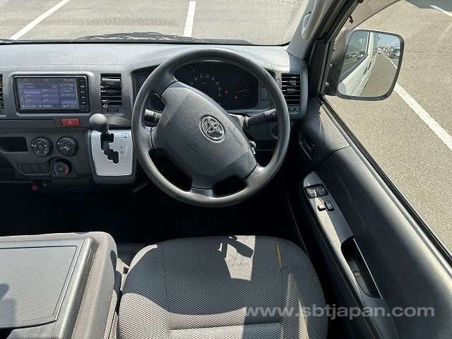 2017 TOYOTA REGIUSACE VAN DX