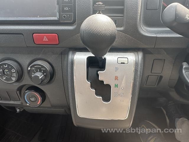 2017 TOYOTA REGIUSACE VAN DX