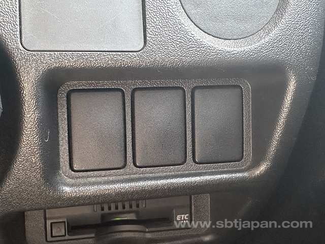 2017 TOYOTA REGIUSACE VAN DX