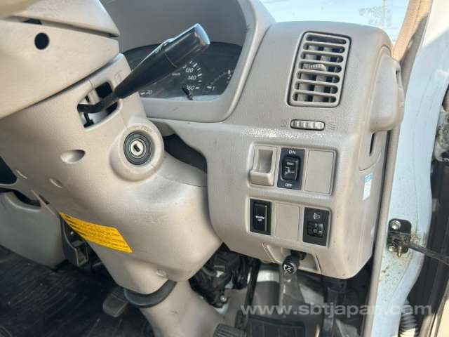 2011 TOYOTA DYNA 2.7t FLAT BODY