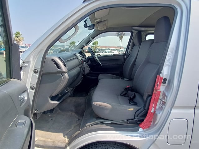 2017 TOYOTA HIACE VAN DX
