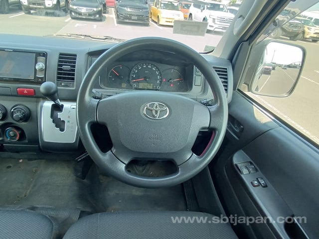 2017 TOYOTA HIACE VAN DX