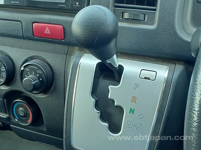 2017 TOYOTA HIACE VAN DX