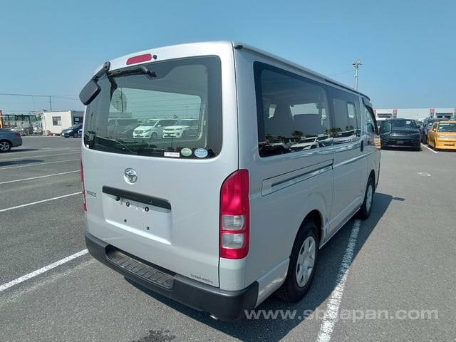 2017 TOYOTA HIACE VAN DX