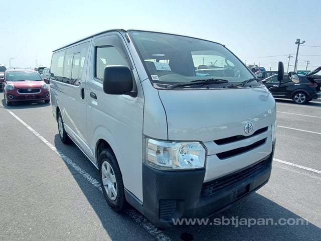 2017 TOYOTA HIACE VAN DX