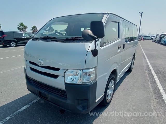 2017 TOYOTA HIACE VAN DX