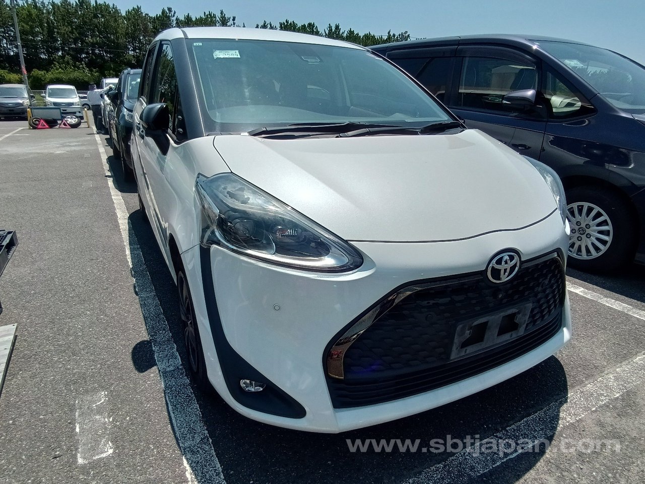 2019 Toyota Sienta, photo 1 of 1