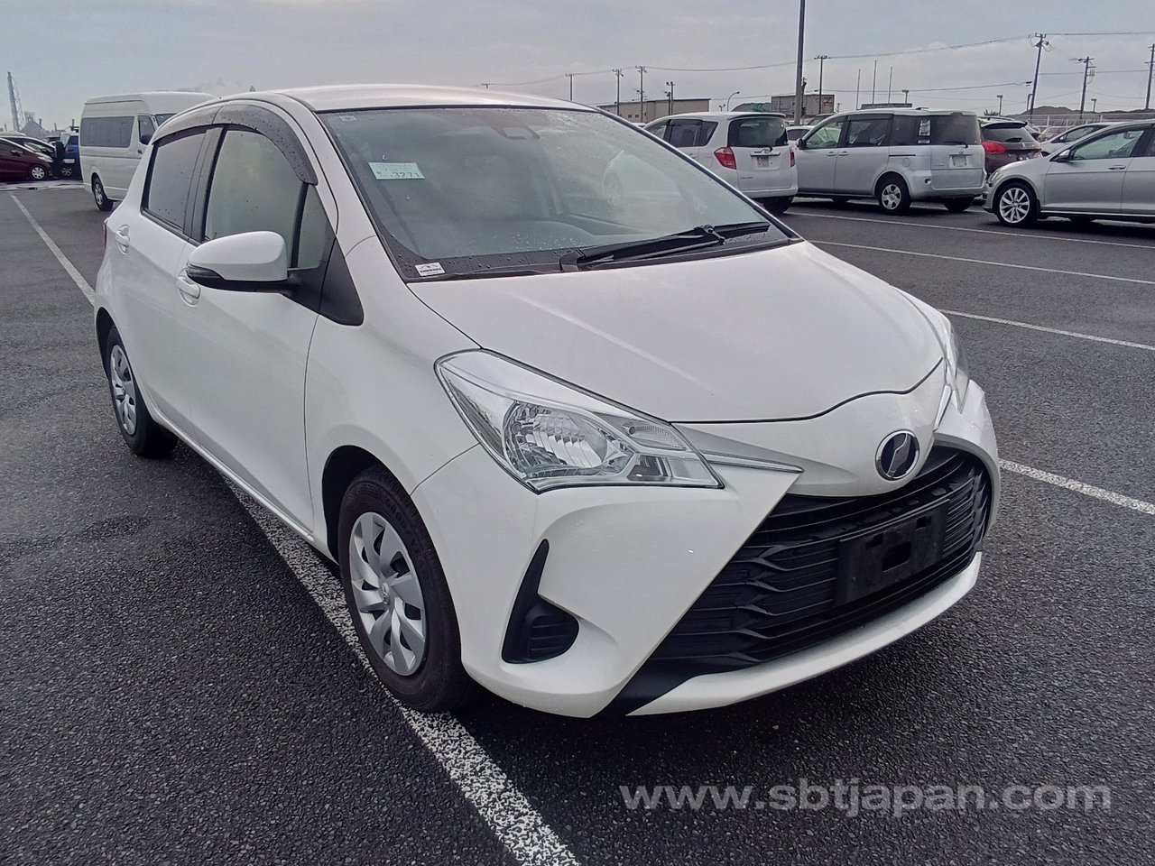 2019 Toyota Vitz, photo 1 of 1