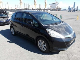 FIT HYBRID NAVI PREMIUM SELECTION