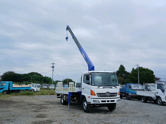 2011 HINO RANGER 2.05t CAR LOADER 3STEP CRANE