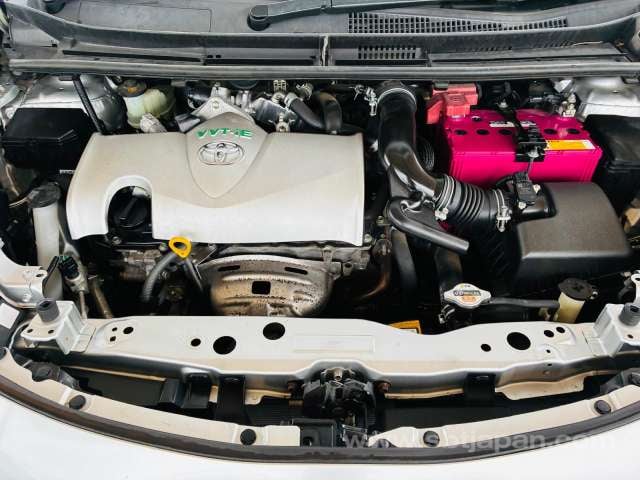 2017 TOYOTA SIENTA G CUERO